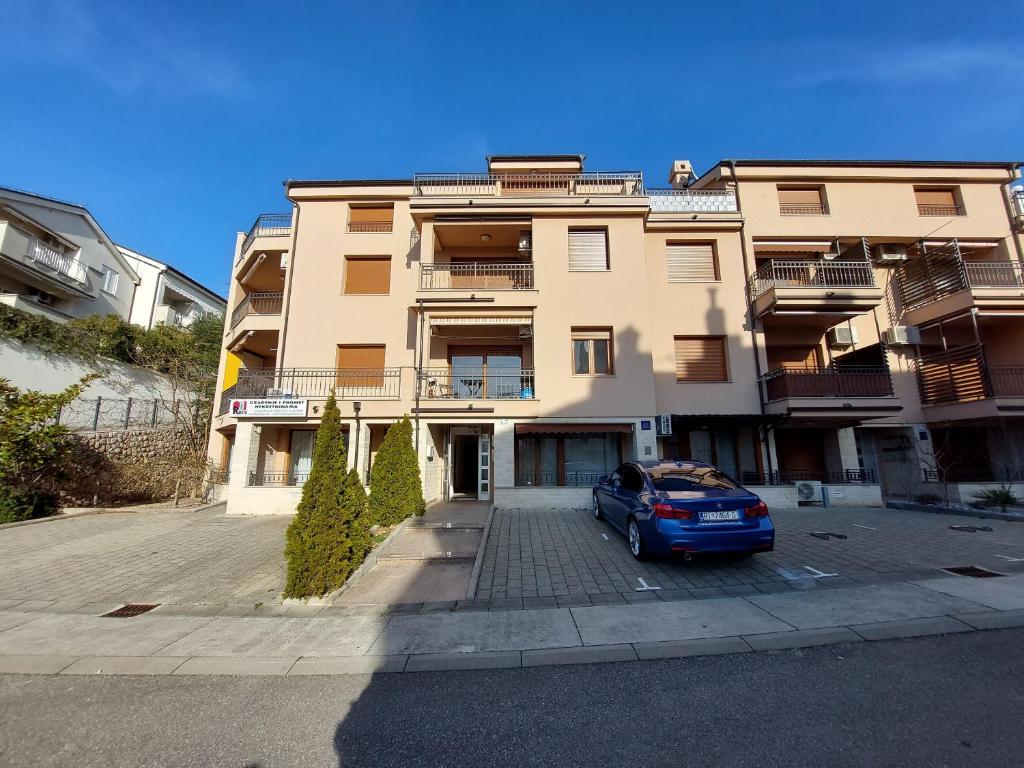 Budova, v ktorej sa apartmán nachádza