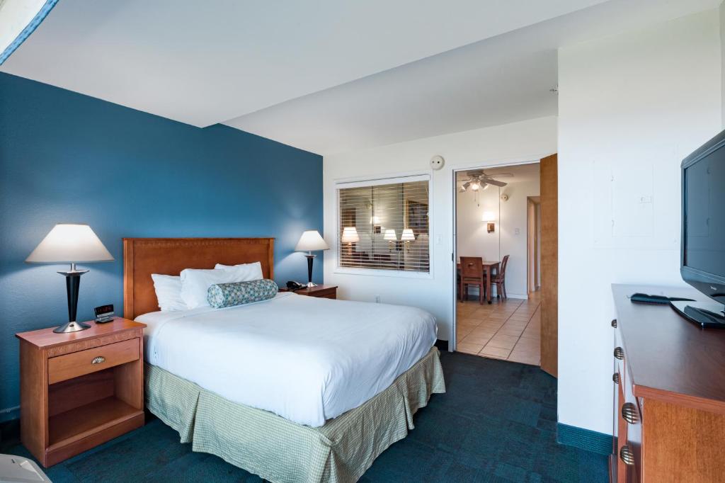 Ocean Sands Resort, Oceanfront, Virginia Beach by Vacatia photo