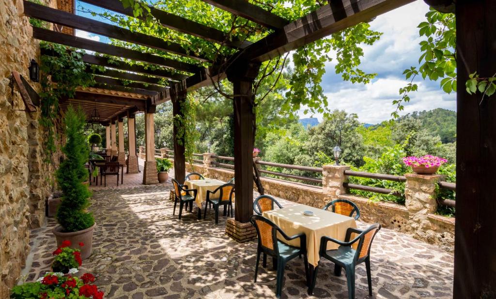 Un balcón o terraza de Hotel de Montaña Cueva Ahumada