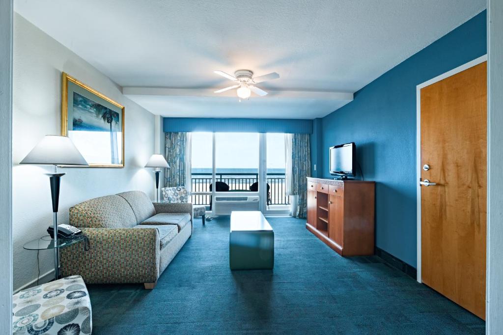 Ocean Sands Resort, Oceanfront, Virginia Beach by Vacatia - Deluxe Suite