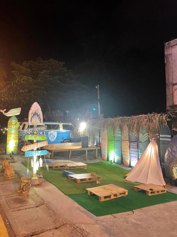 Bazén v ubytování Kenting Afei Surf Hostel Nanwan nebo v jeho okolí