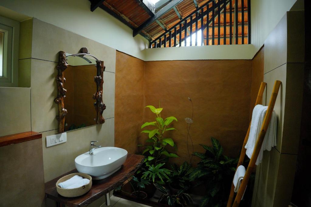 Koupelna v ubytování Ananterra Resort Wayanad