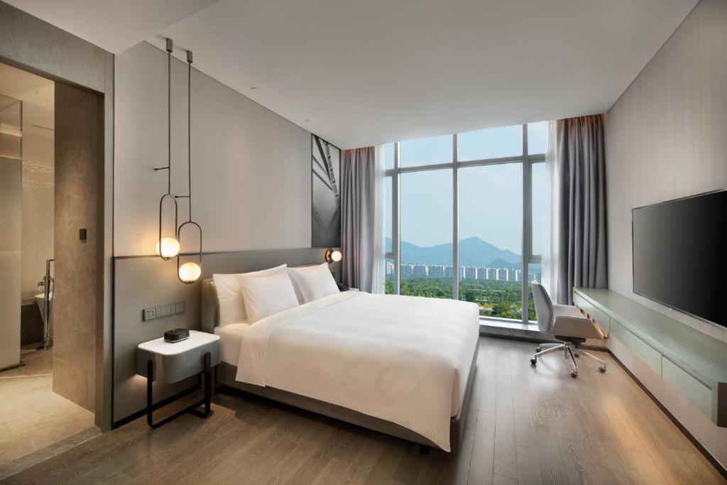 Crowne Plaza Hangzhou Science City, an IHG Hotel - One-Bedroom Family Suite With One King Bed
