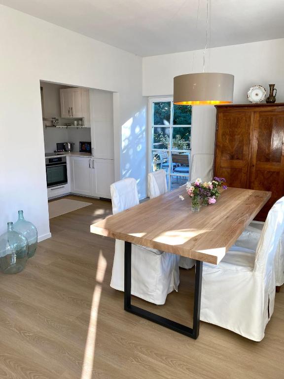 Kuchyň nebo kuchyňský kout v ubytování Appartement HIMMEL & Höllerl