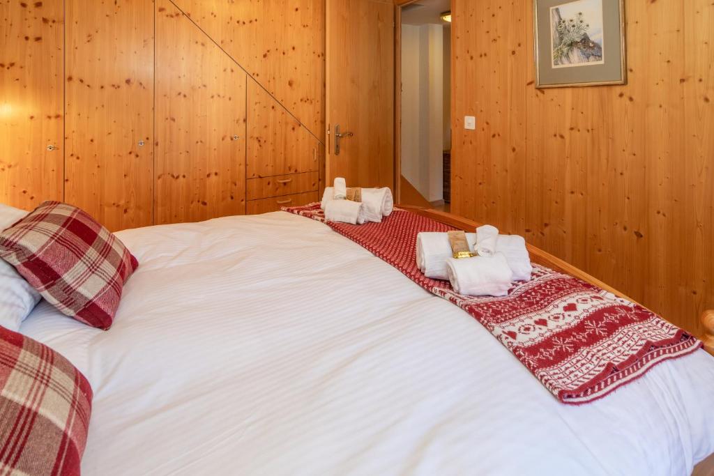 Postel nebo postele na pokoji v ubytování Chalet Schweizerhof 1