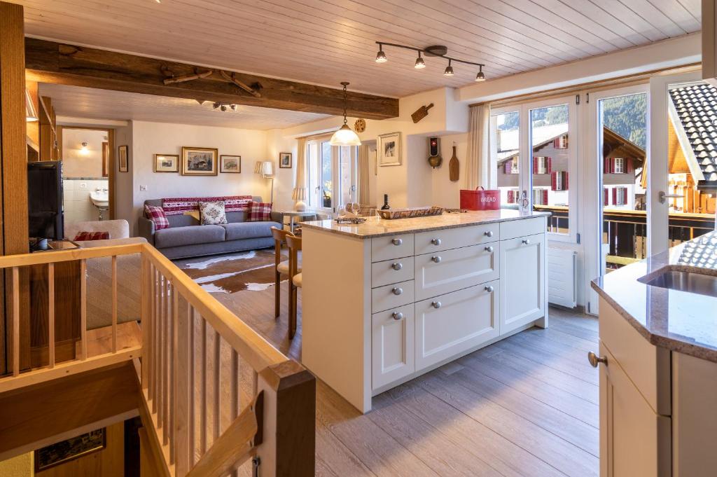 Kuchyň nebo kuchyňský kout v ubytování Chalet Schweizerhof 1
