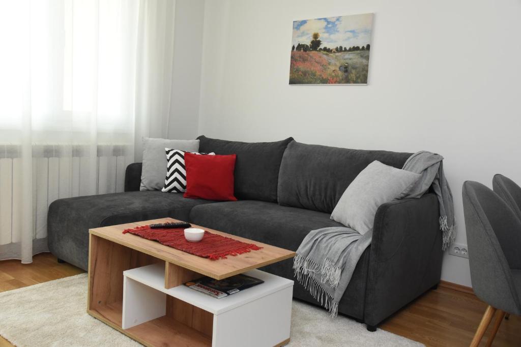 Prostor za sedenje u objektu Suncokret Apartmani Loznica