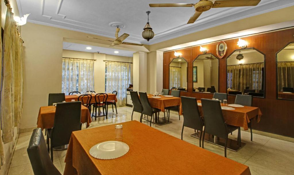 Restaurace v ubytování Treebo Mira Inn