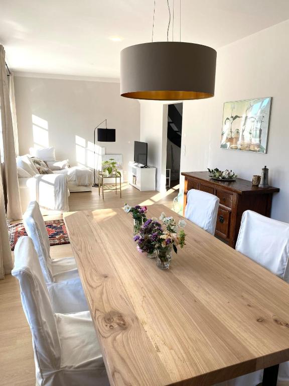 TV a/nebo společenská místnost v ubytování Appartement HIMMEL & Höllerl