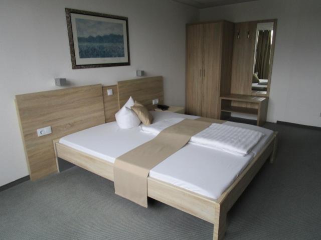 Businesshotel & Appartements Stuttgart-Vaihingen - Resim 19