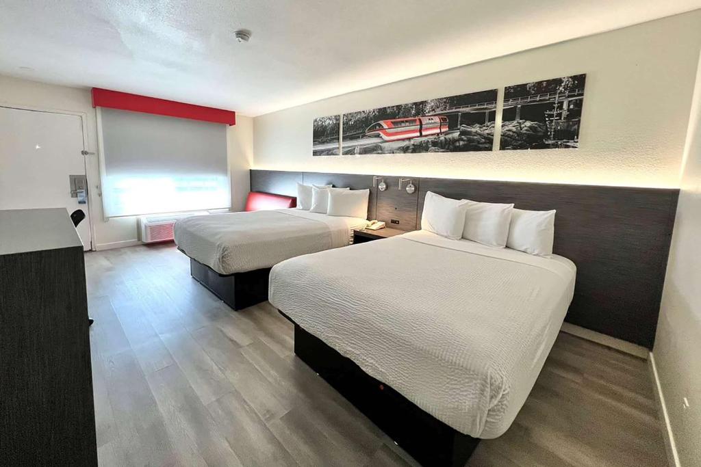 Ramada by Wyndham Anaheim Convention Center - 