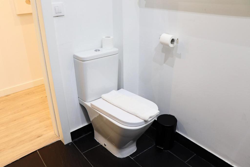 For You Rentals NEW Design Apartment TEMPORAL Puerta del Sol PRE104A