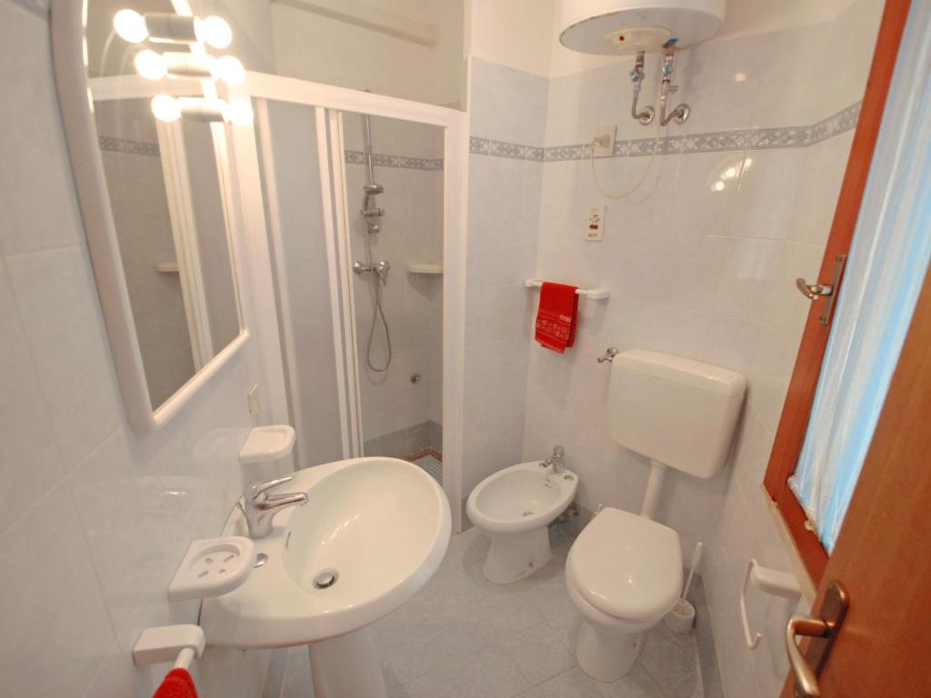 Kúpeľňa v ubytovaní Apartment Simma-1 by Interhome