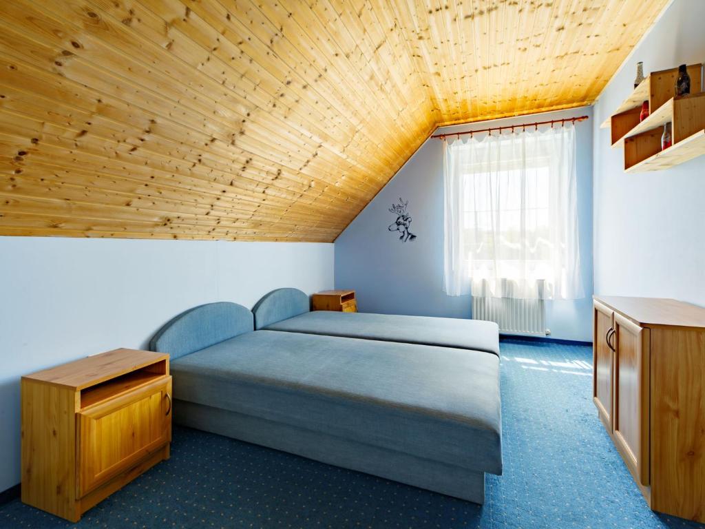 Łóżko lub łóżka w pokoju w obiekcie Apartment Scarlett 2 by Interhome