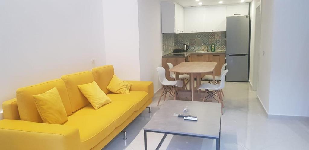 Lovely duplex apartment with patio, 100m from the beach! - Image 10