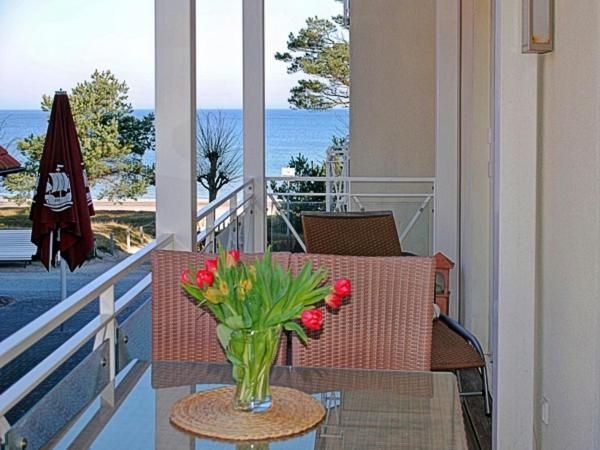 Балкон или терраса в Strandzauber - Villa Helene mit seitlichem Meerblick direkt am Strand