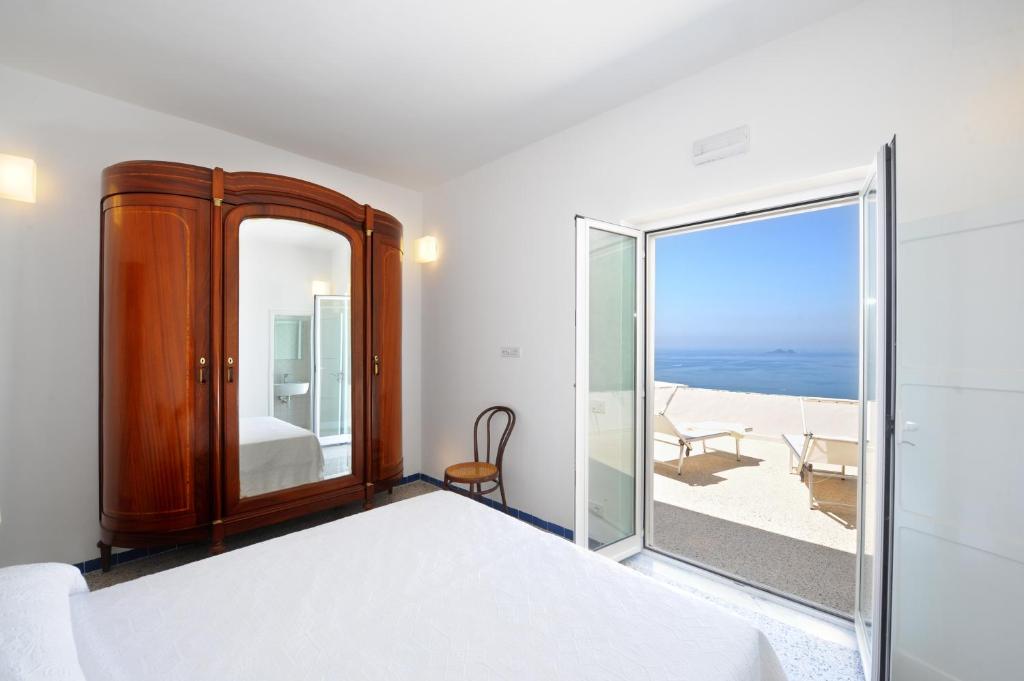 Posteľ alebo postele v izbe v ubytovaní My Shazzy with amazing Sea View terrace