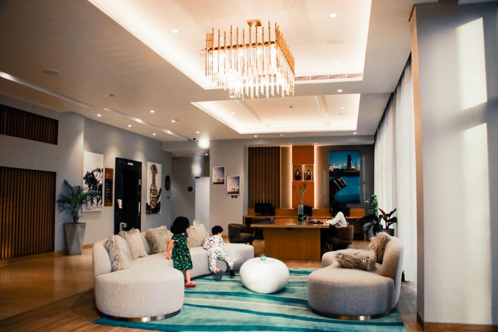 Posezení v ubytování Citadines Al Ghubrah Muscat