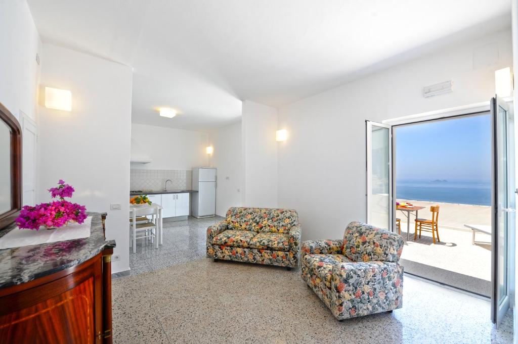 Posedenie v ubytovaní My Shazzy with amazing Sea View terrace