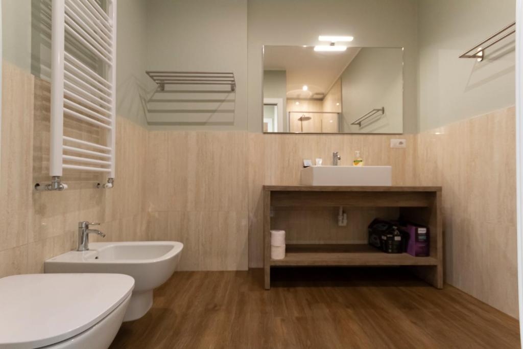 A bathroom at Via Torino Apartment 2