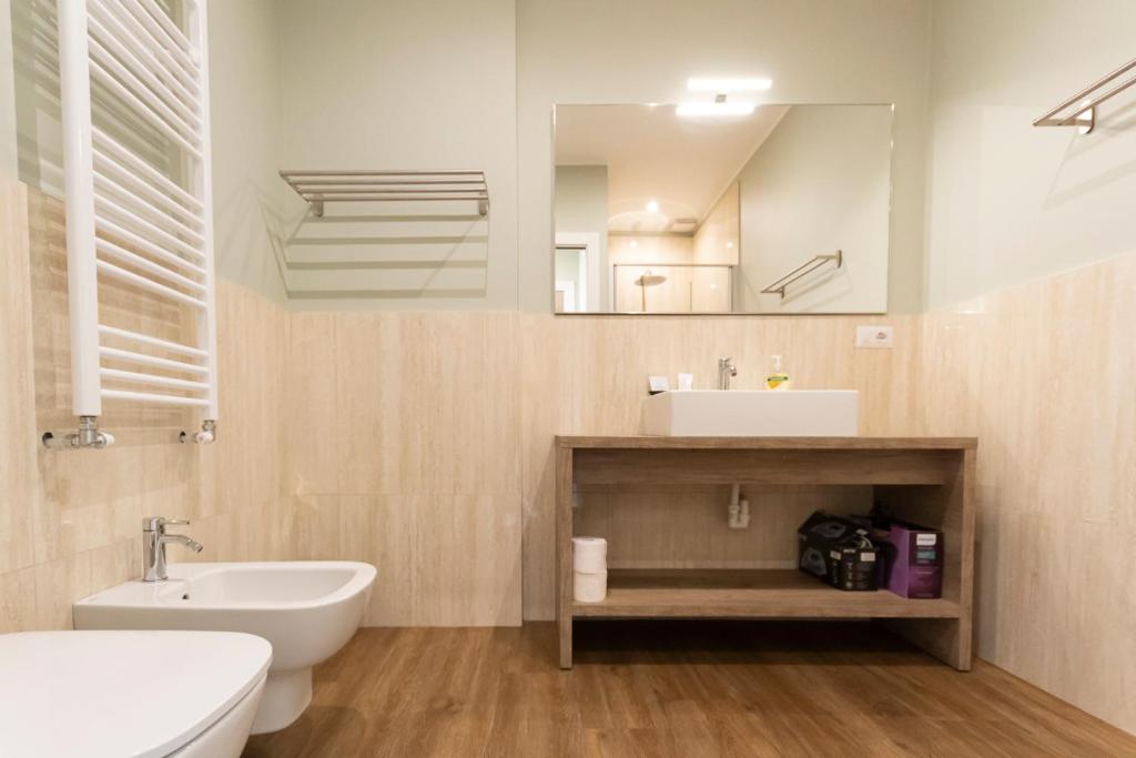 A bathroom at Via Torino Apartment 2
