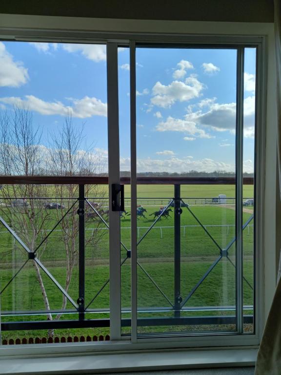 Fotografie z fotogalerie ubytování 47 Wetherby Way, 3 bedrooms, sleeps 6, easy walk to town, Parking, Self Catering, Great View v destinaci Stratford-upon-Avon