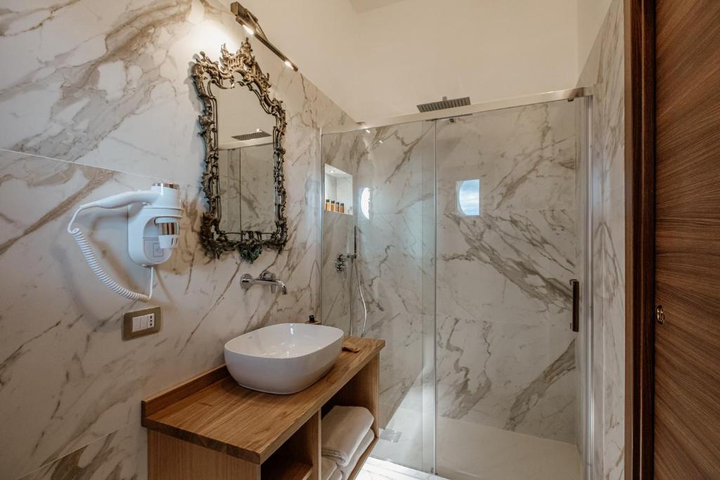 Łazienka w obiekcie Palazzo Giunta - Porta Marina Ortigia