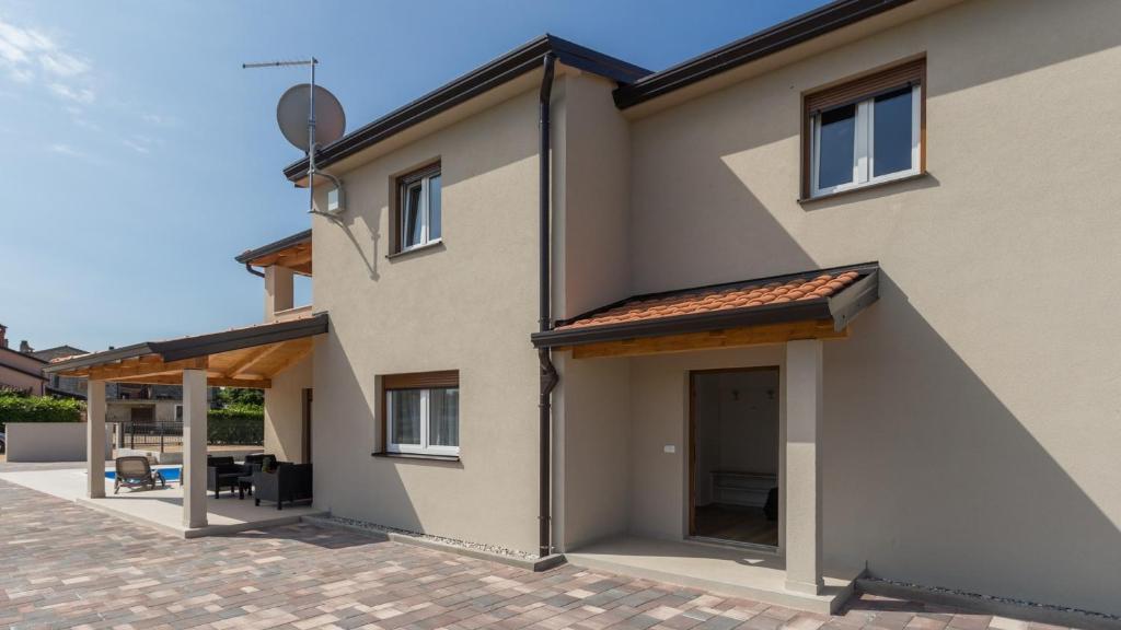 Budova, v ktorej sa vila nachádza