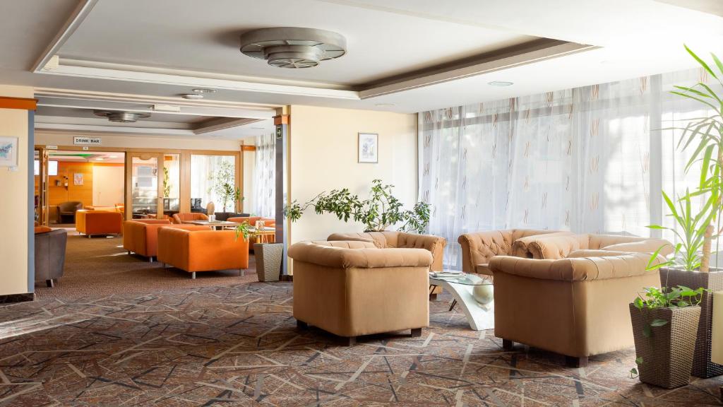 Posezení v ubytování Hotel Eger & Park