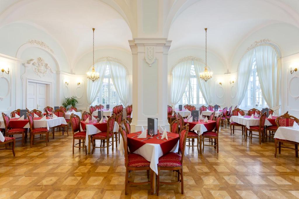 Restaurace v ubytování Hotel Eger & Park