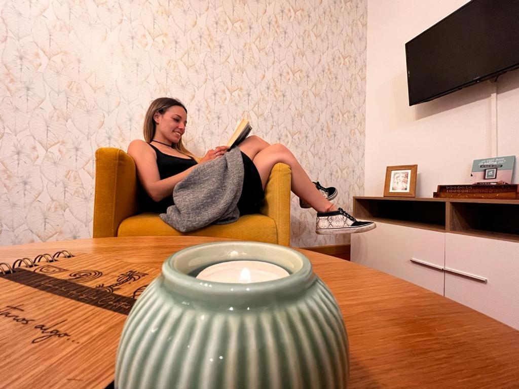 TV a/nebo společenská místnost v ubytování Las Casitas de Santillana