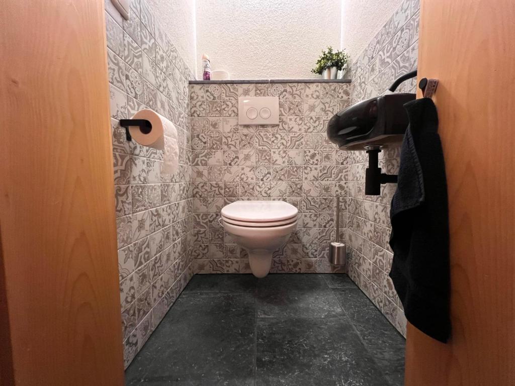 Kúpeľňa v ubytovaní Chalet La Bosch, 7-persoons luxe eigen woning met privétuin