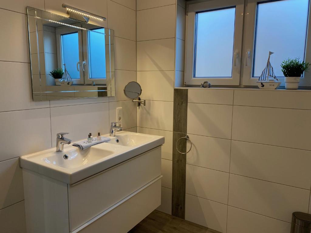 Haus Pirola Esens - Hizvo