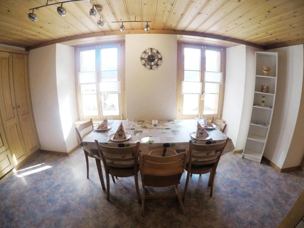 Fotografie z fotogalerie ubytování Gemütliche Ferienwohnung im Berner Oberland v destinaci Sankt Stephan
