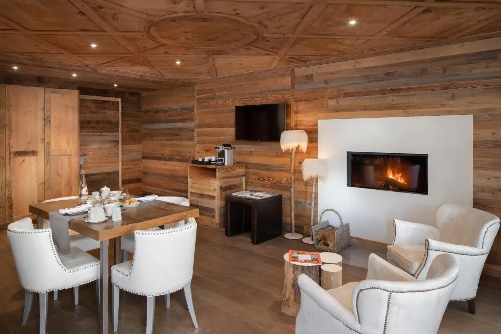 Deluxe King Suite