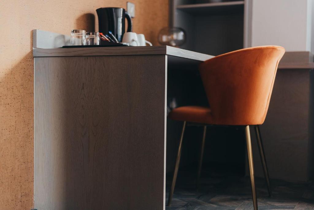 Quarter by the Warren Collection - Resim 33