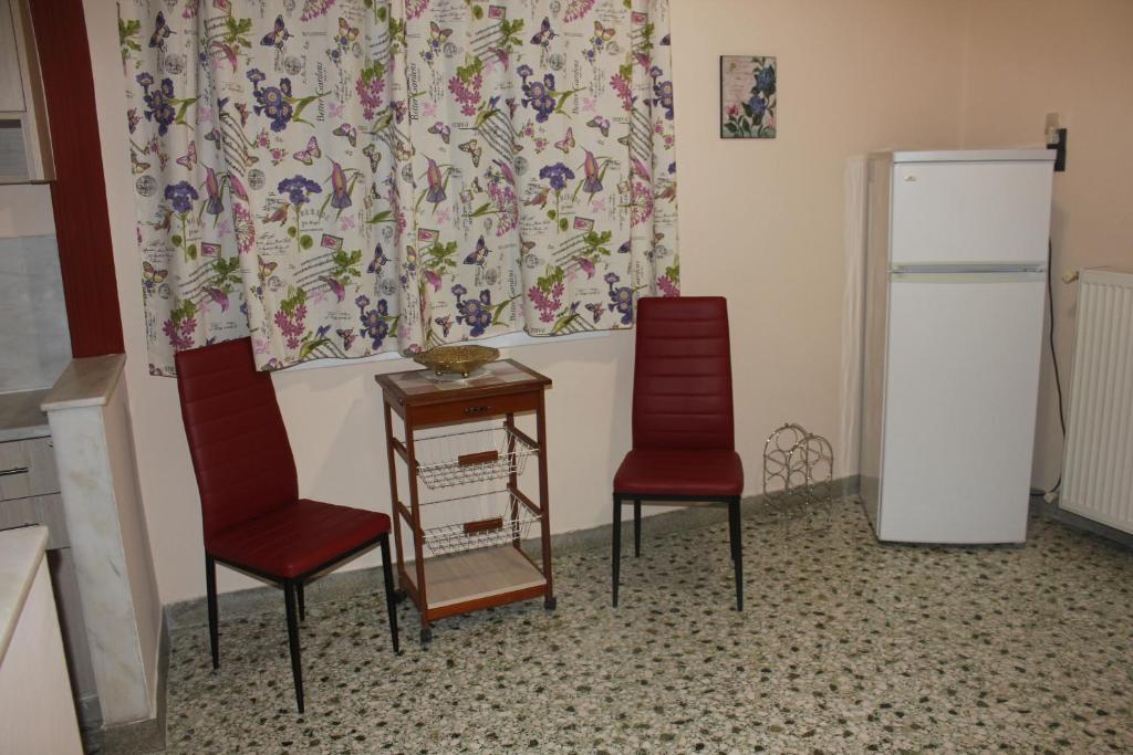 Kuchyňa alebo kuchynka v ubytovaní Capital apartment next to Metro station with parking spot to explore Athens