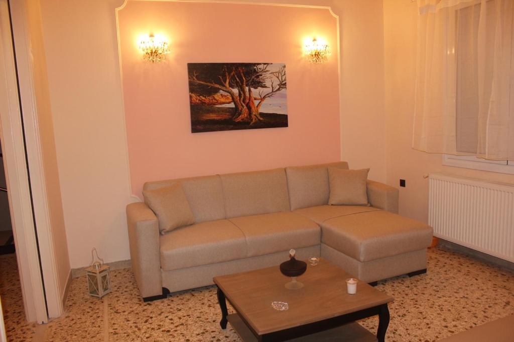 Posedenie v ubytovaní Capital apartment next to Metro station with parking spot to explore Athens