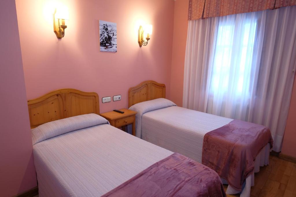Hotel Restaurante Casa Manolo - Double Or Twin Room