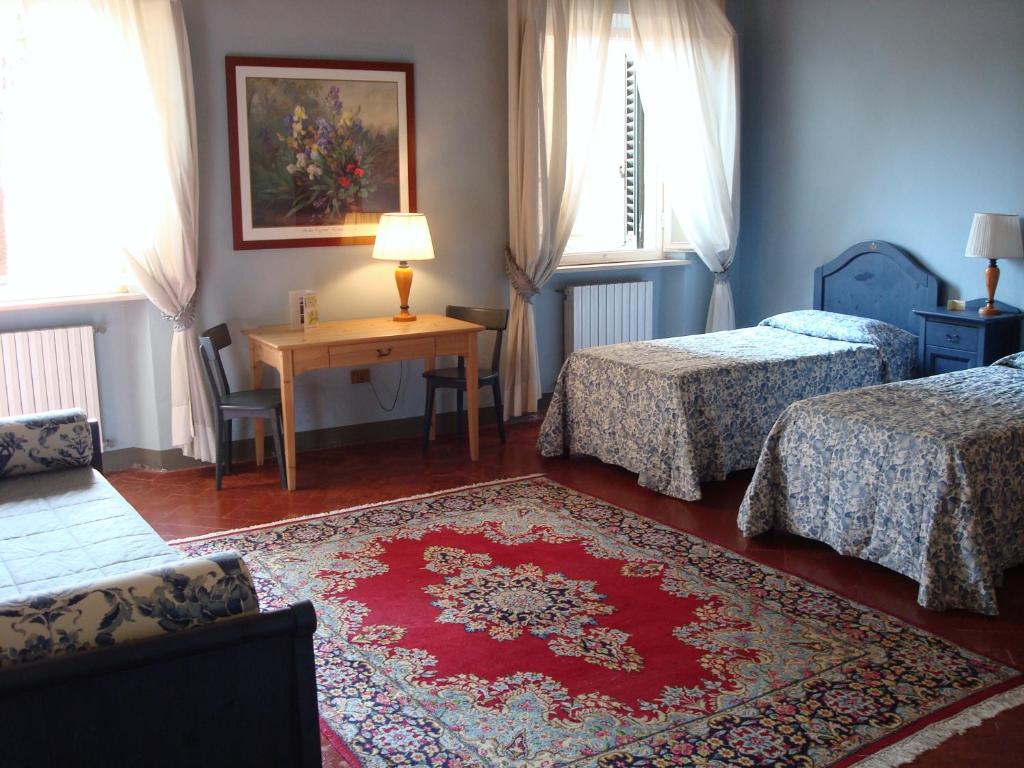 Soggiorno Dimora Del Grifo - Quadruple Room With Shared Bathroom