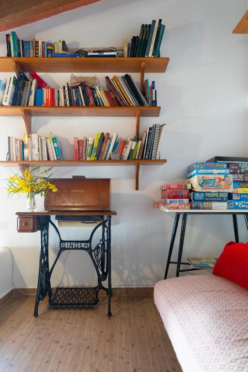 The library in the holiday home