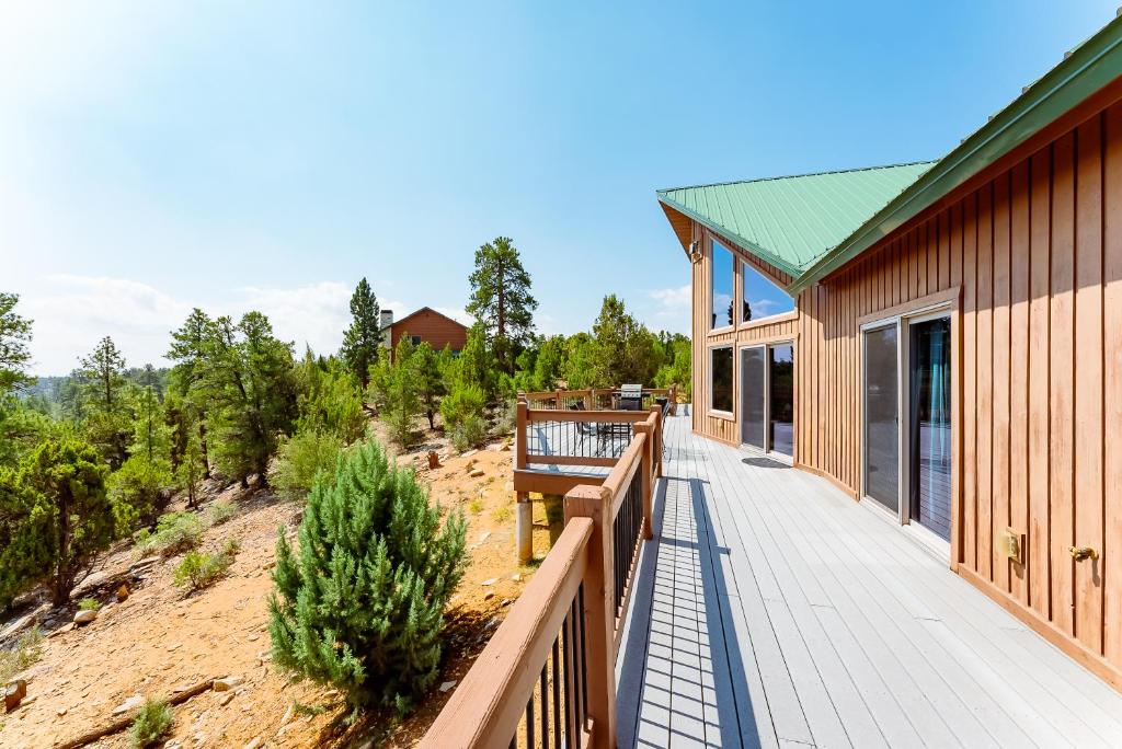 Zion Ponderosa Ranch Resort - 