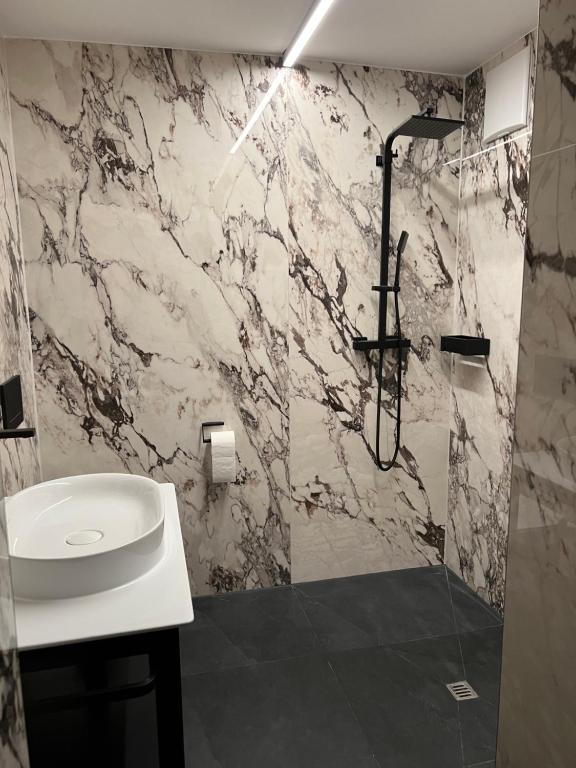 Koupelna v ubytování Zimmer & Appartements am Schloßplatz