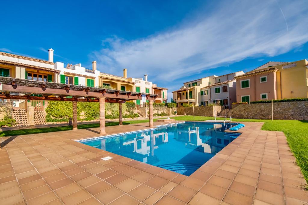 Bazén v ubytování Ideal Property Mallorca - Blau Mari nebo v jeho okolí