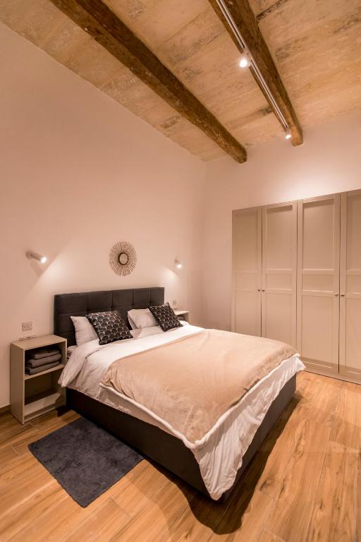 Valletta Collection - 101 Republic - 10