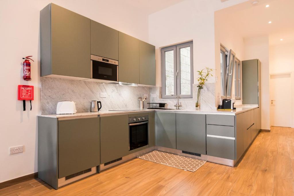 Valletta Collection - 101 Republic - 6