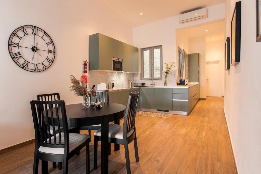 Valletta Collection - 101 Republic - 5