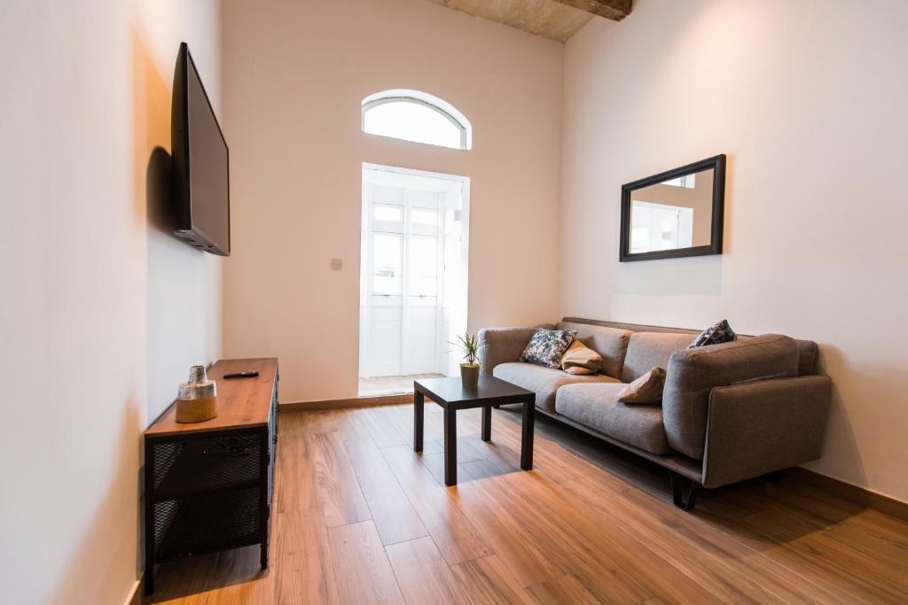 Valletta Collection - 101 Republic - 4