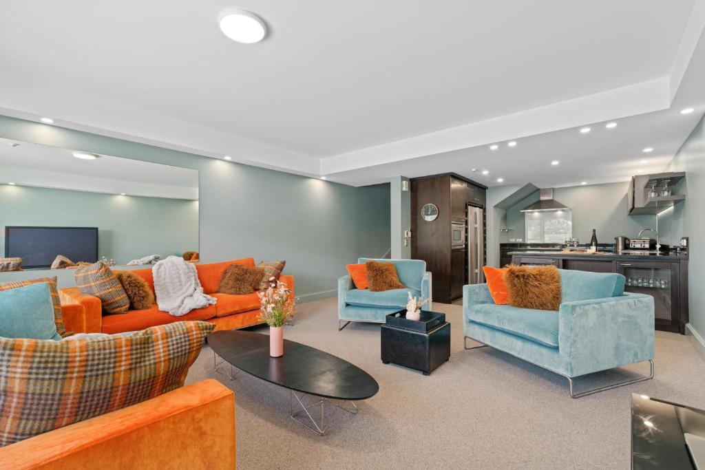 Lake Front 3-bedroom Apartment with Lake Access - Resim 9