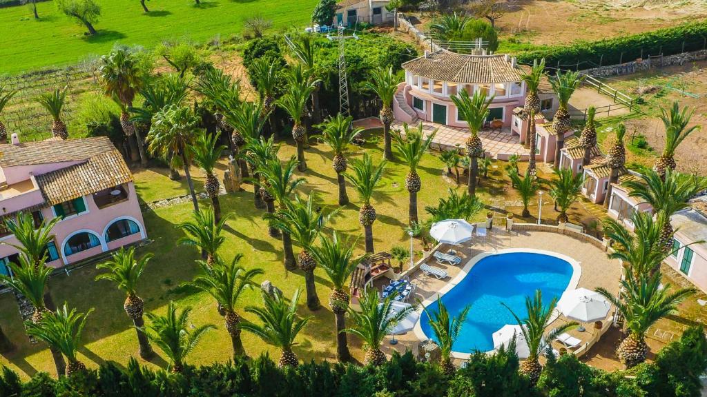 Bazén v ubytování Ideal Property Mallorca - Can Comaro nebo v jeho okolí